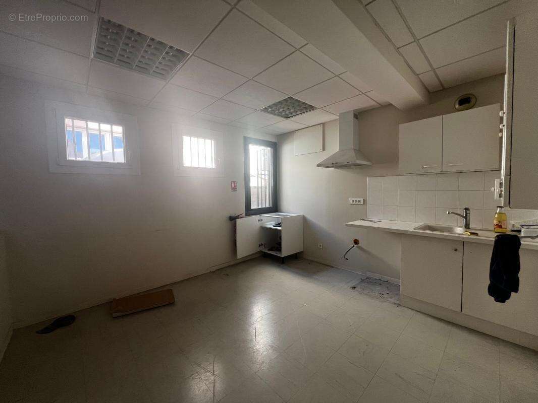 BUREAUX 266 M2 Plain pied et R+ 1 - photo 7