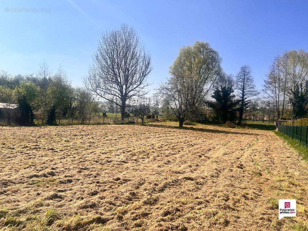 Terrain à MAGNY-EN-VEXIN