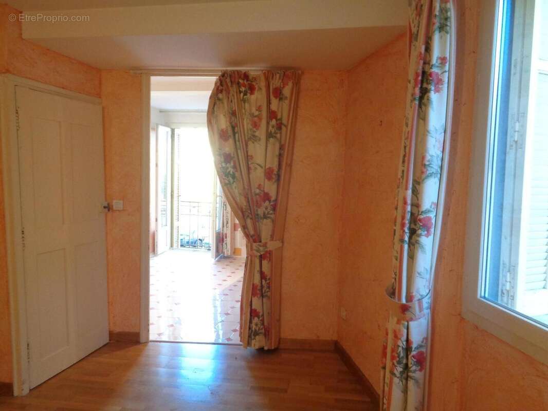   - Appartement à DRAGUIGNAN