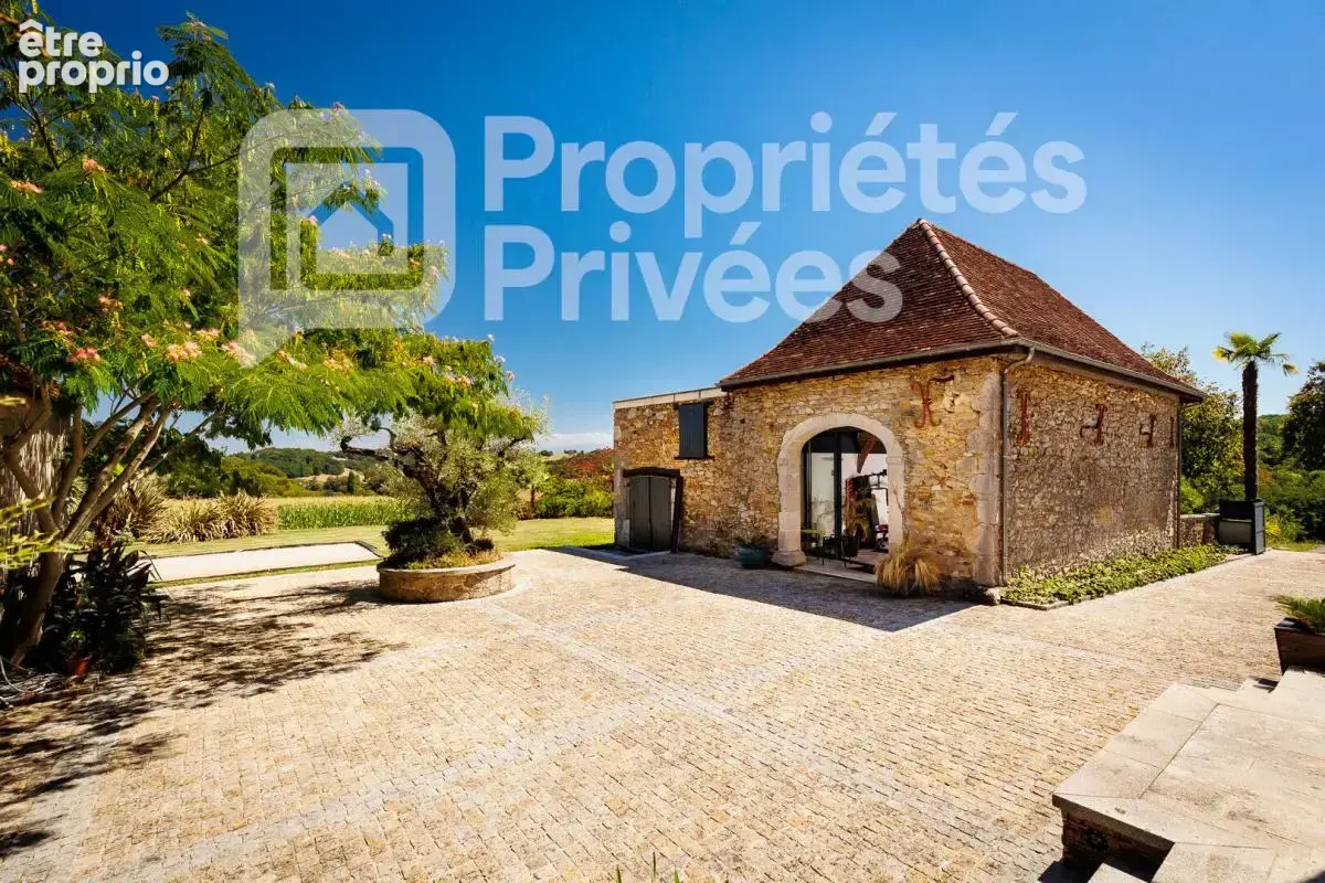 Maison béarnaise avec grange restaurée, pigeonnier et piscine - photo 8