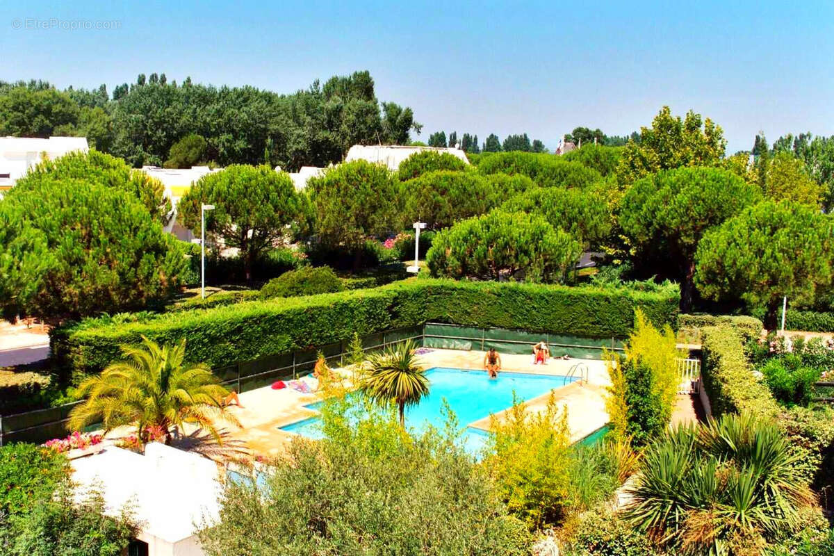 Magnifique deux pièces avec terrasse, parking, cellier,  piscine et ascenseur. - photo 6