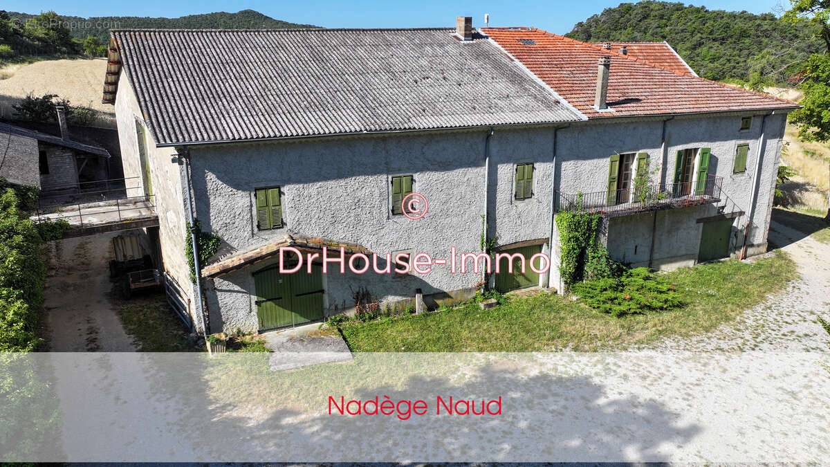 Maison à MONTCLAR-SUR-GERVANNE