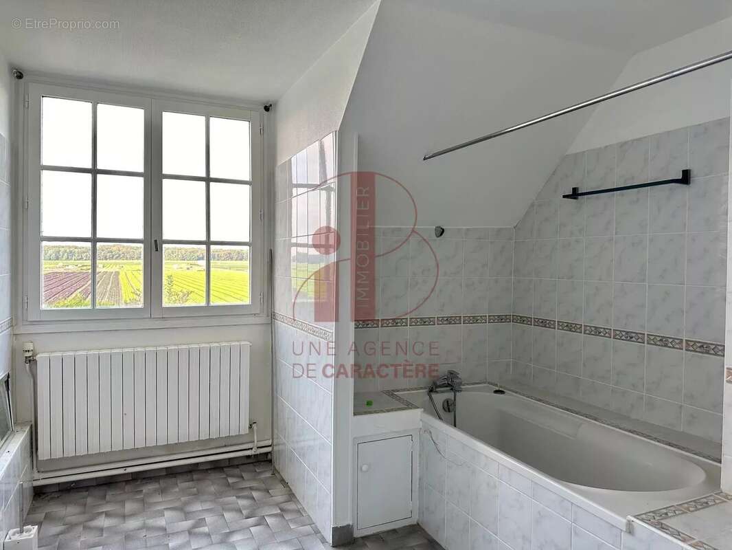 Maison à SAINT-MARTIN-EN-BIERE