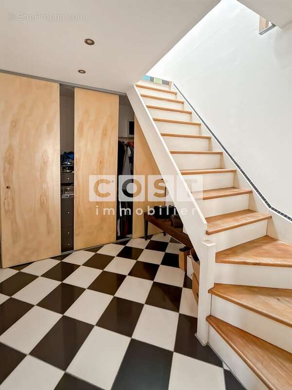 Appartement à LA GARENNE-COLOMBES