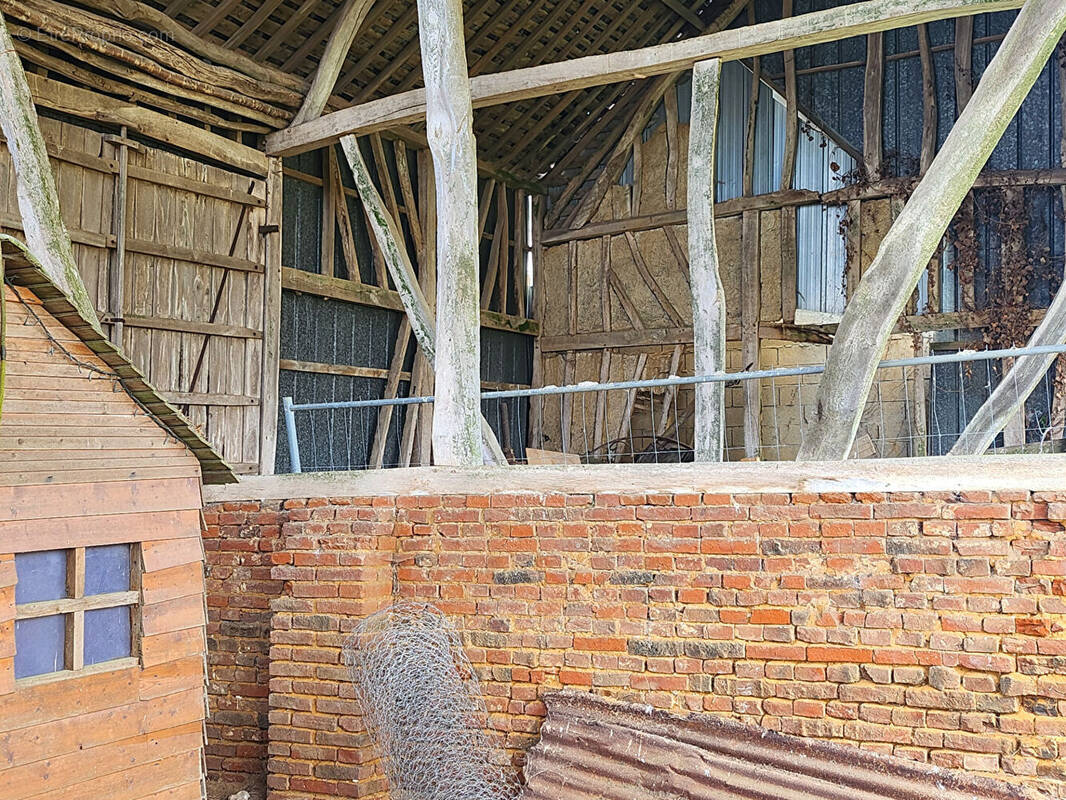 Maison à HETOMESNIL