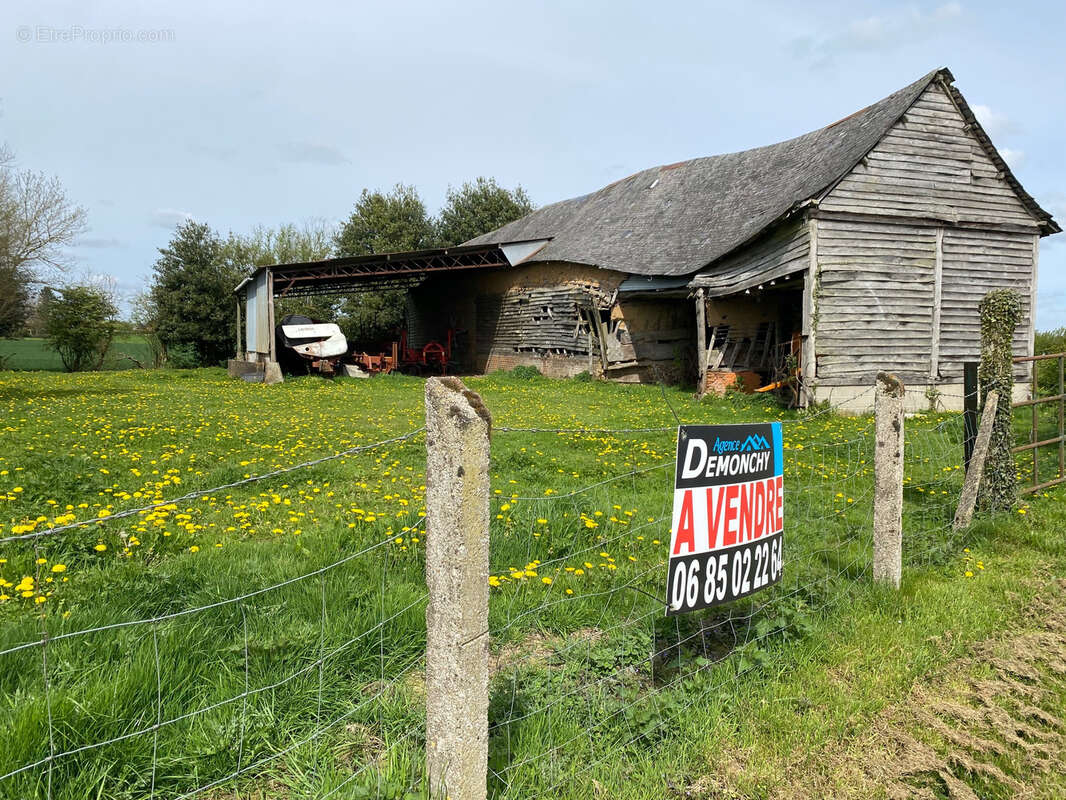 Terrain à POIX-DE-PICARDIE