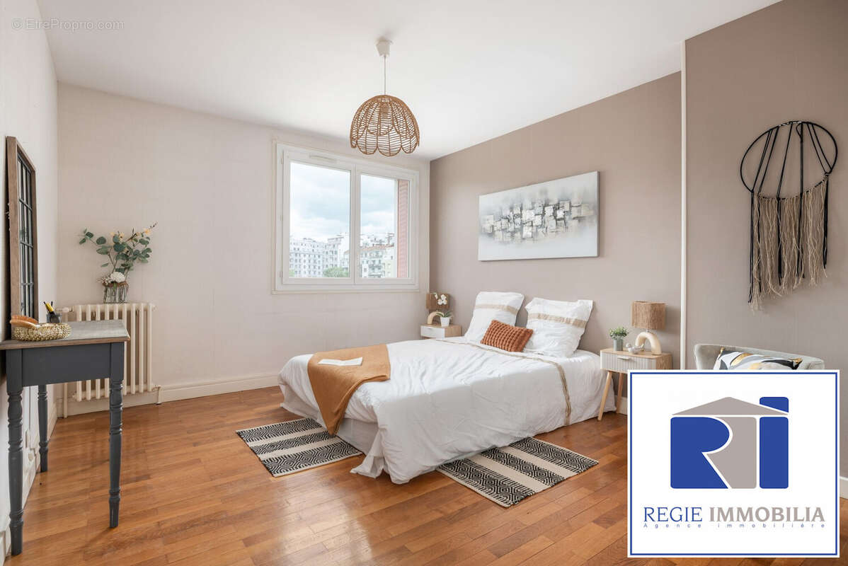 Chambre 1 - Appartement à GRENOBLE
