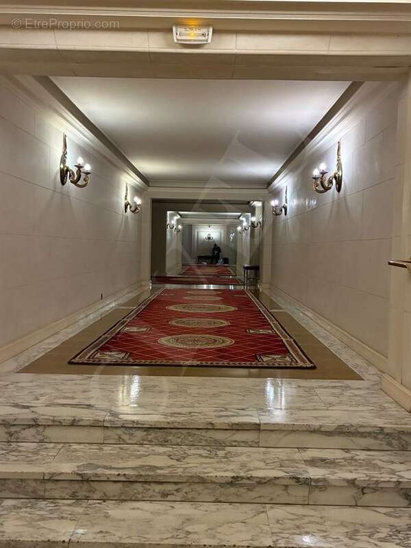 Appartement à PARIS-8E