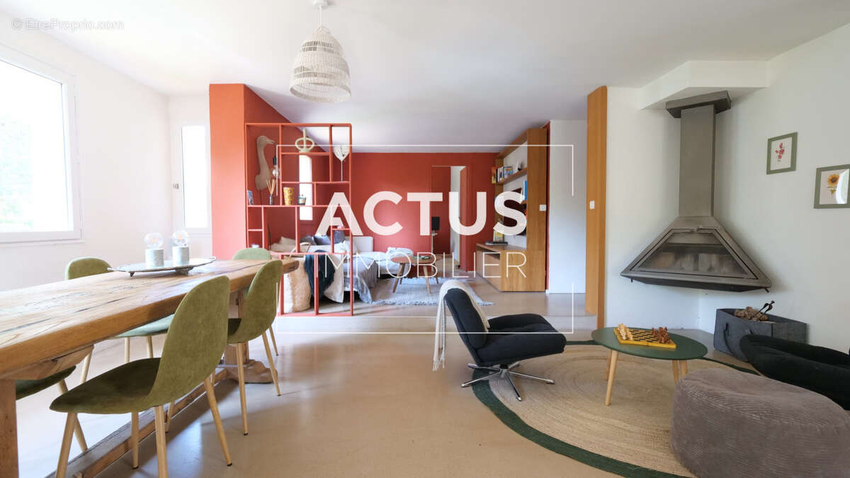Maison 208 m² à Mallemort  - photo 2