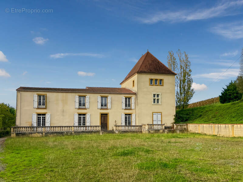 Dpt Gers (32), à vendre Proche de RISCLE château T6 de 327 m² habitables + 580 m² de dépendances attenantes sur 8157 m² de terra - photo 15