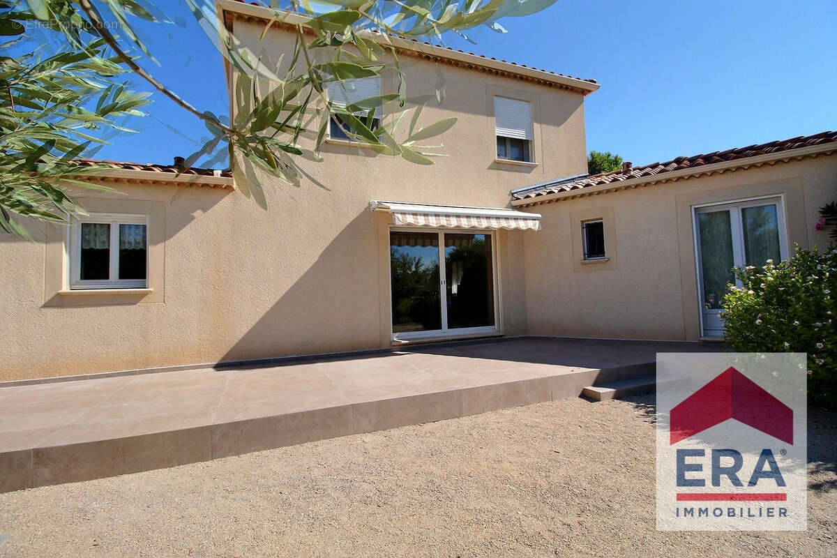 Maison à CAMARET-SUR-AIGUES