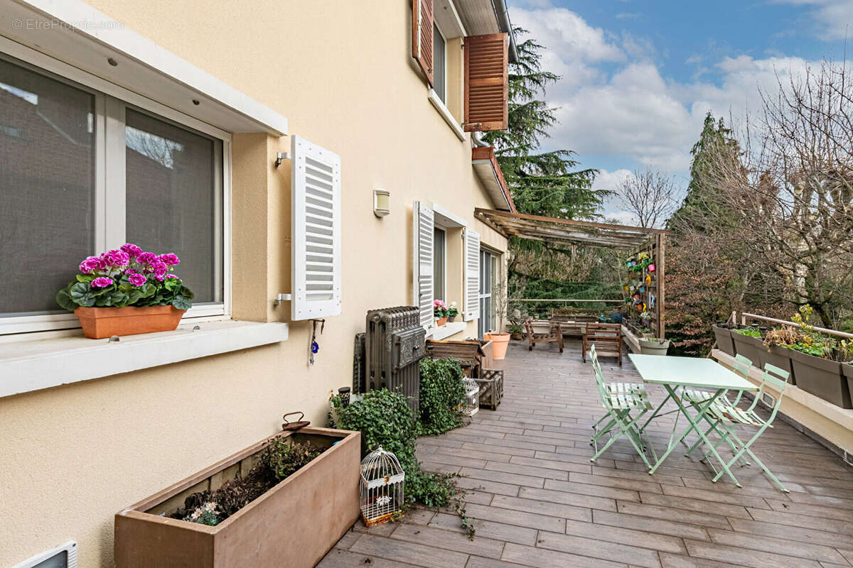 Maison à VILLE-D'AVRAY