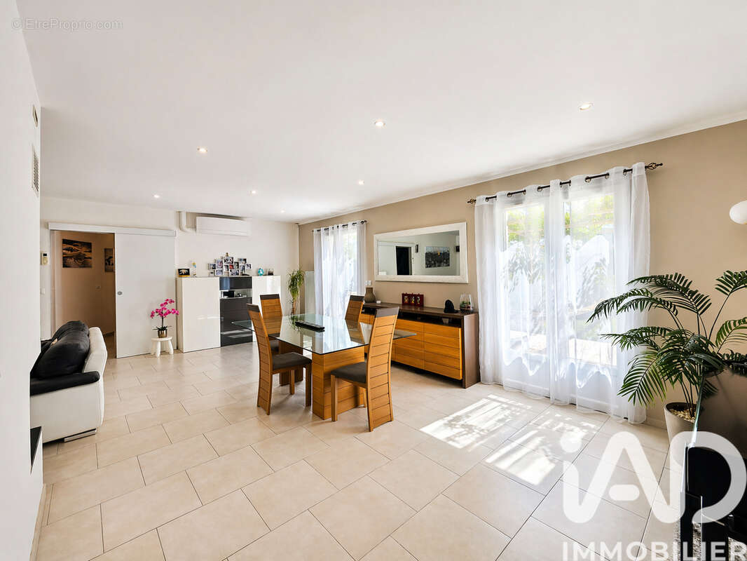 Maison 174 m² à La Roque-Sur-Ceze  - photo 6
