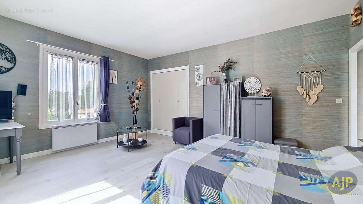 Maison à SAINT-DENIS-DE-PILE