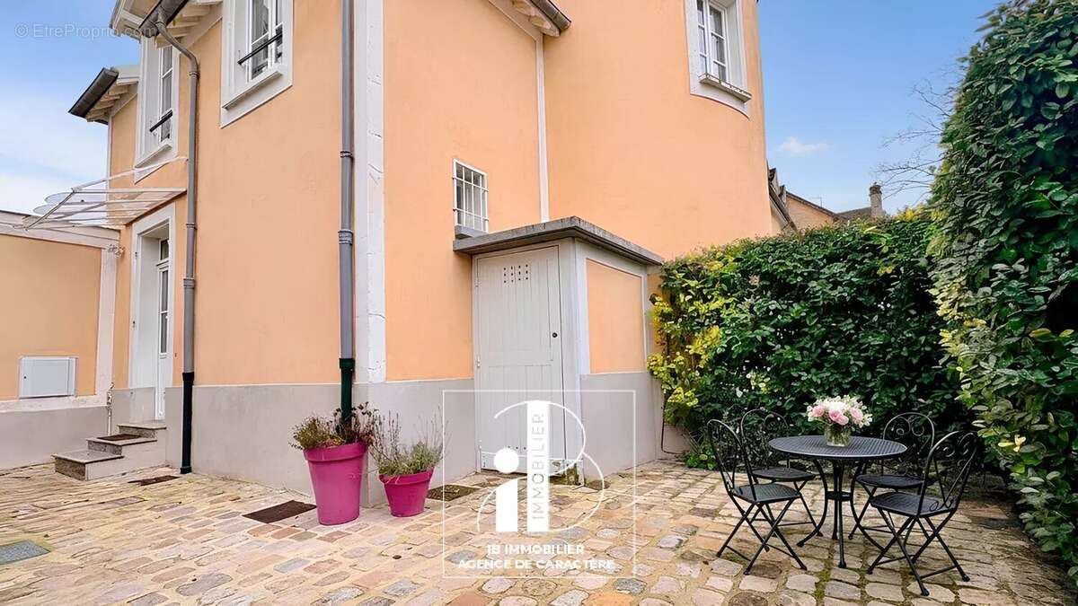Appartement à FONTAINEBLEAU