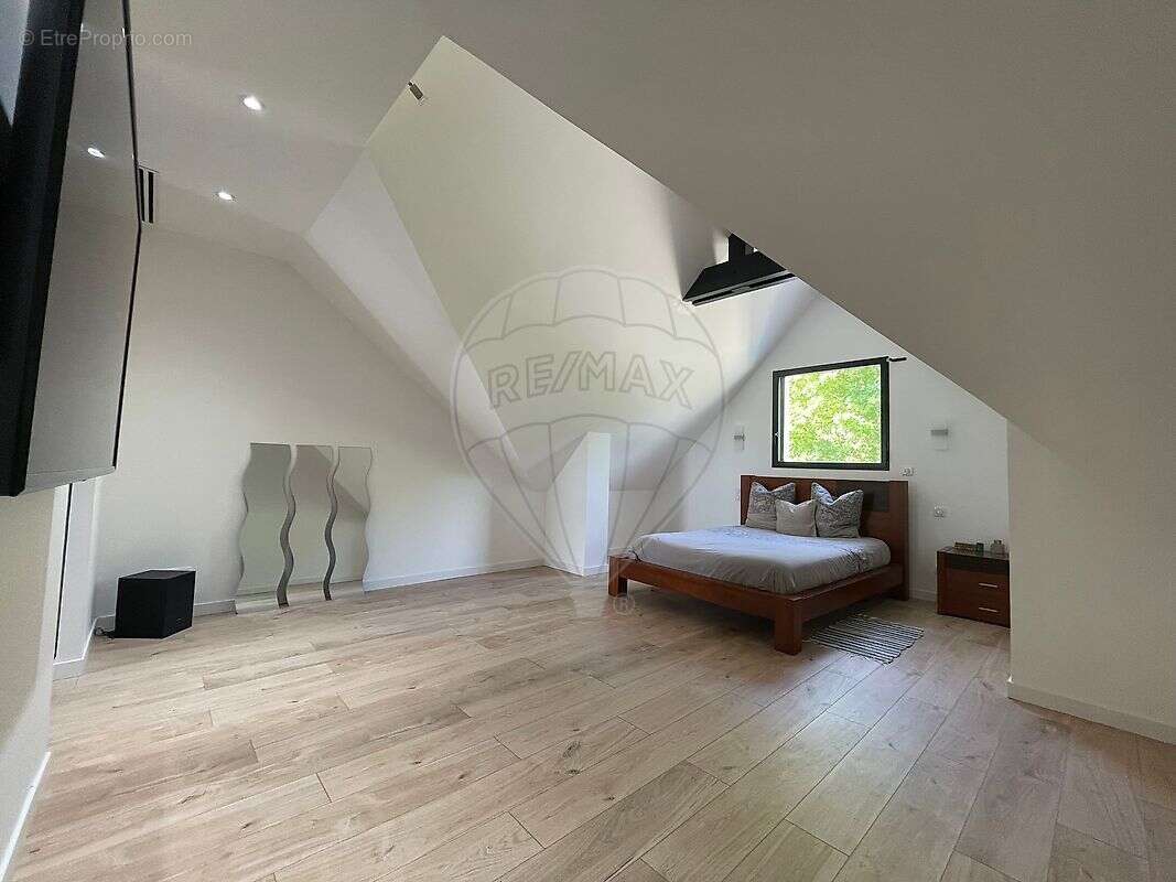 Maison à VAUX-SUR-SEINE