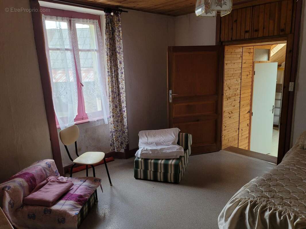 Maison à CHATEAU-CHERVIX