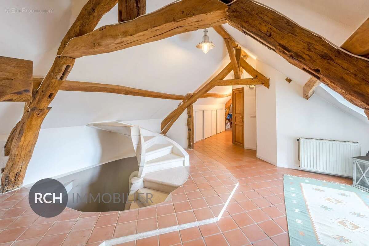 Maison à HOUDAN