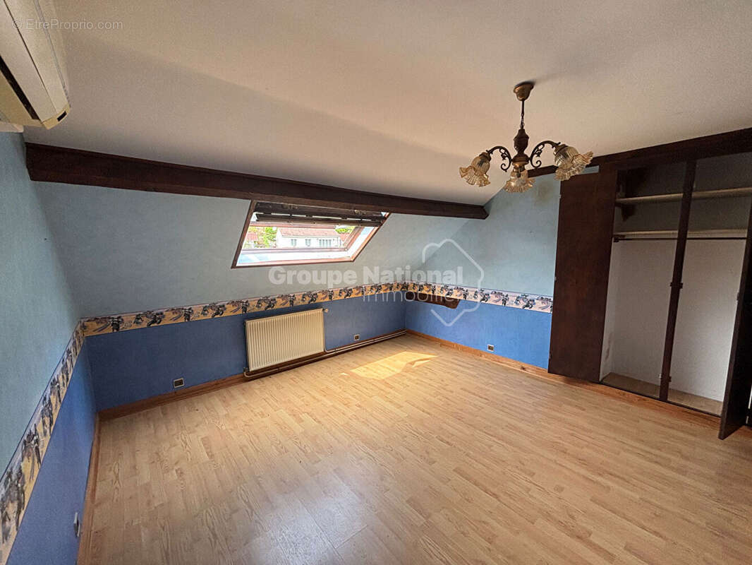 Maison à VIC-SUR-AISNE