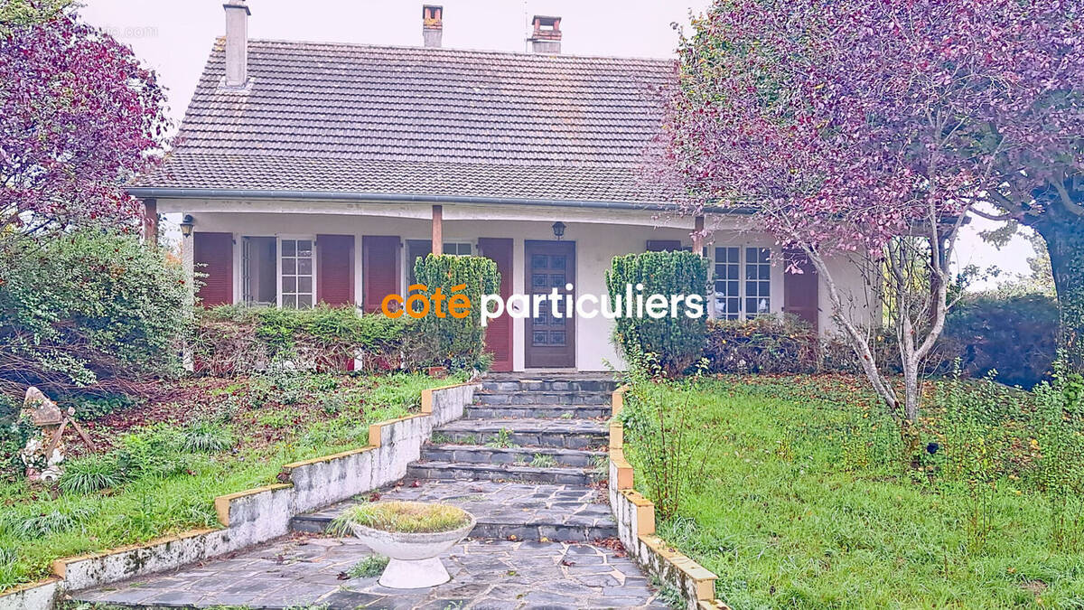 Maison à FERRIERES-EN-GATINAIS