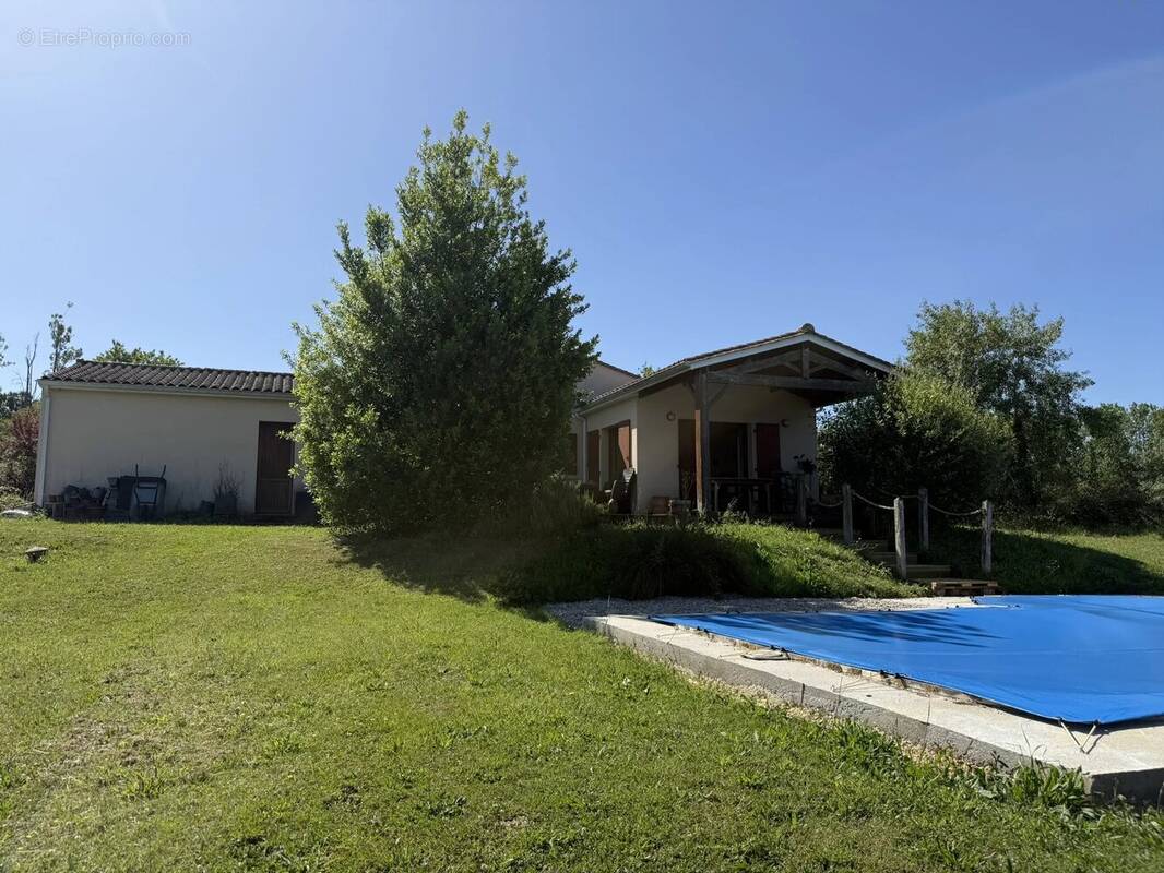 Maison à ORIOLLES