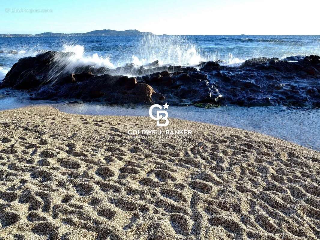 Terrain à CARQUEIRANNE