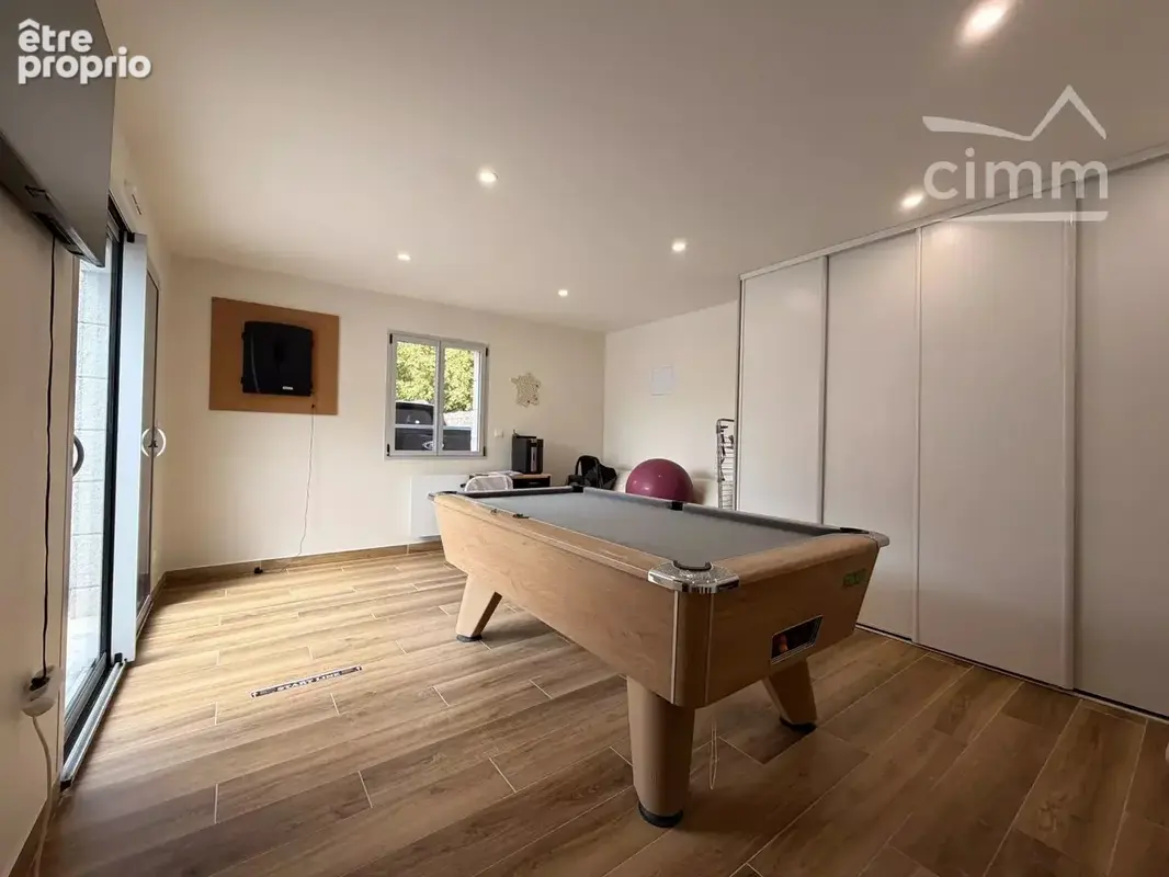 Maison contemporaine de plain-pied avec 4 chambres et piscine à Mer - photo 11