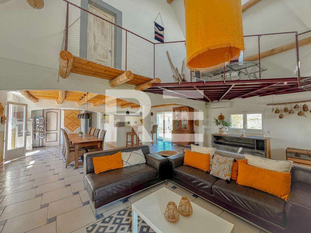 Maison à BELLEGARDE