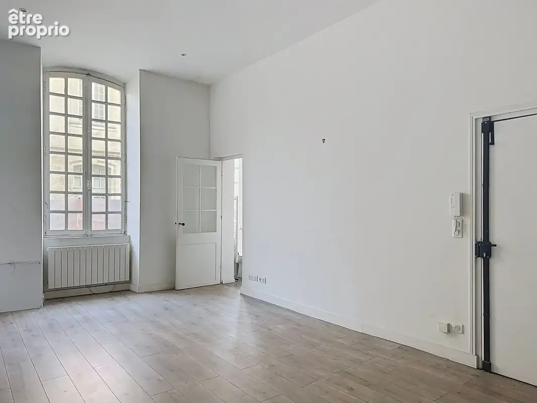 Bordeaux Saint-Michel   T2 de 40 m2 dans un immeuble en pierre - photo 2