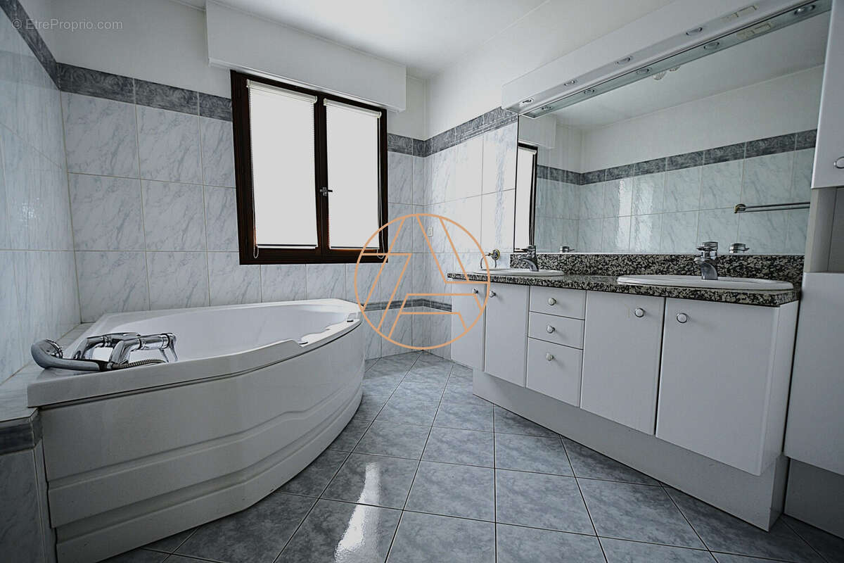 Maison à ORMESSON-SUR-MARNE