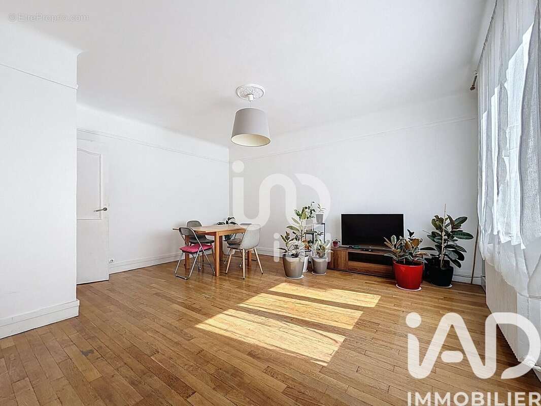 Photo 4 - Appartement à COURBEVOIE