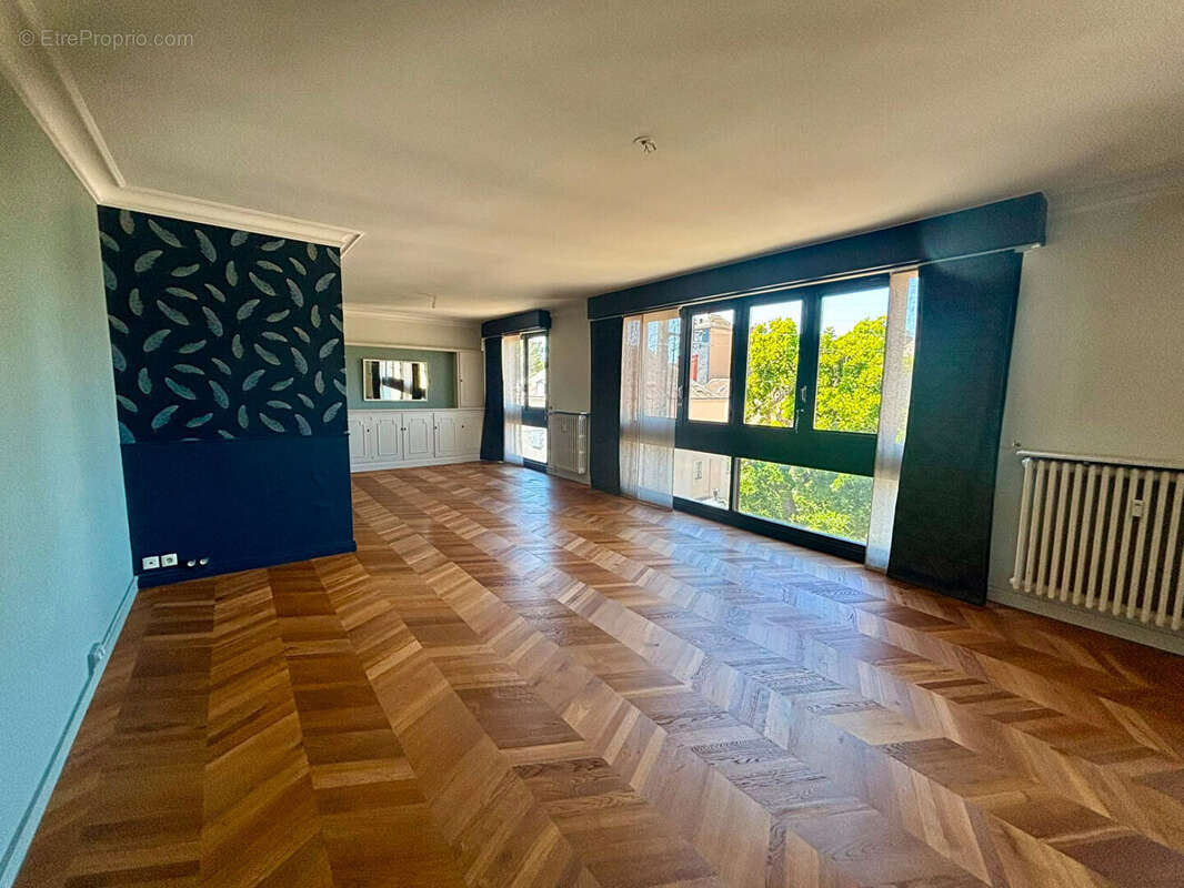 *** Appartement authentique - Laval Quartier Cathédrale *** - photo 2
