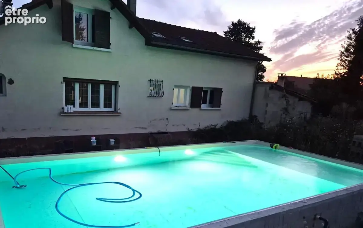Belle Maison Individuelle ou Propriété Contemporaine avec sa Piscine de 141 m² Rénovée et à Façonner selon vos envies à plus de  - photo 15