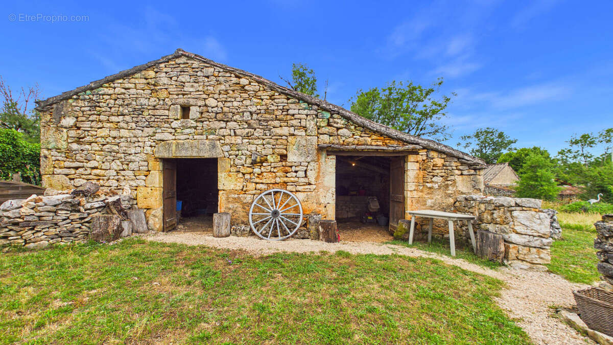 Propriété de charme avec gîte et chambres d'hôtes - photo 4