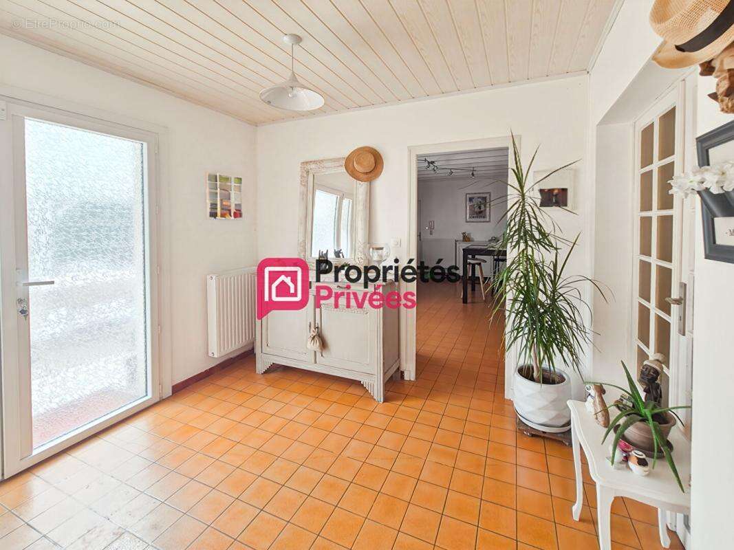 Maison familiale rénovée ? 225 m² ? Terrain divisible de 3 500 m² ? Roaillan - photo 5