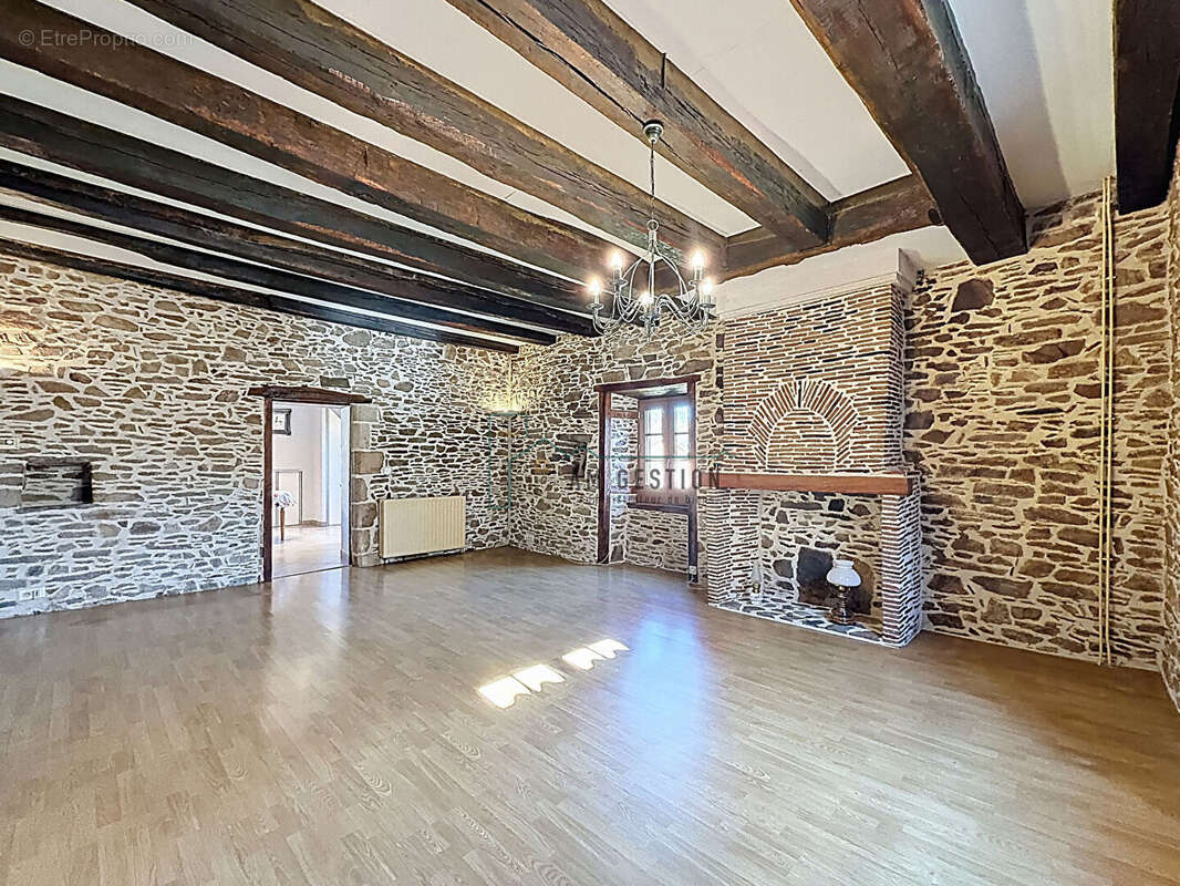 Maison à AIXE-SUR-VIENNE
