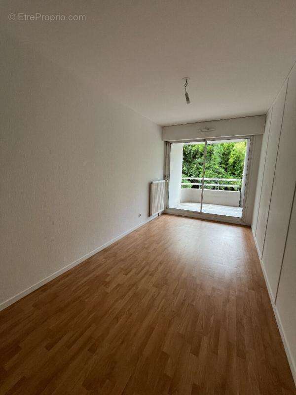 Angers - appartement avec terrasse et parking - photo 11