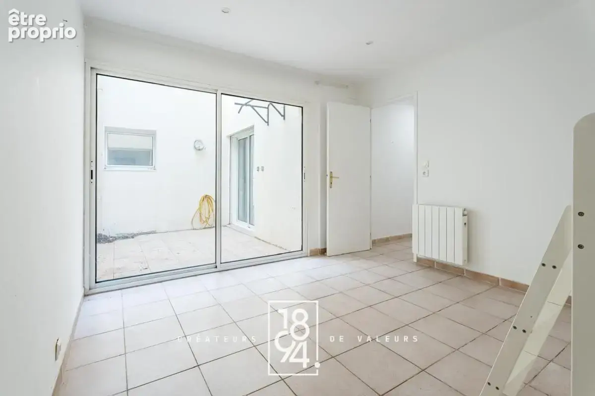 Appartement  Cassis  128 m2  Garage  stationnement - photo 8