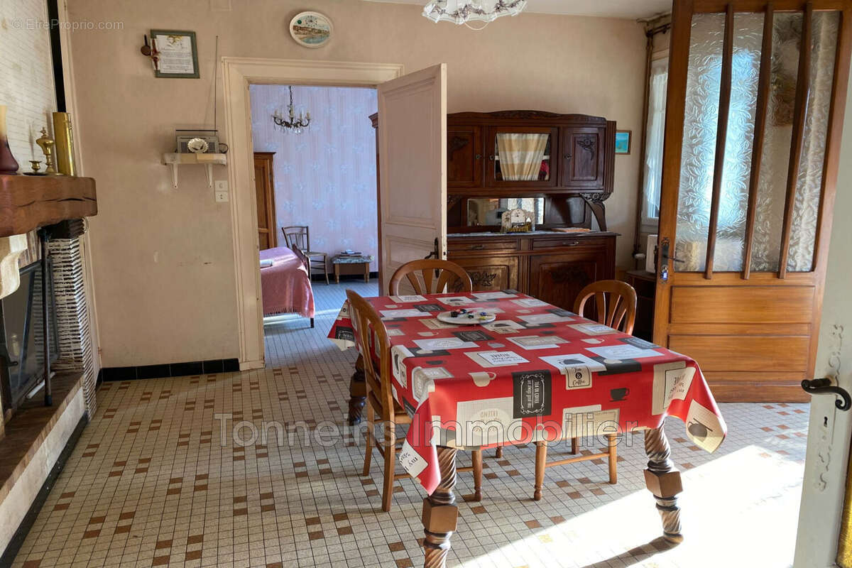 Maison 123 m² à Calonges  - photo 5