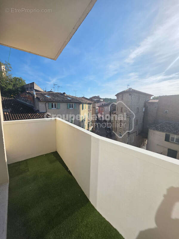 Appartement à VINON-SUR-VERDON