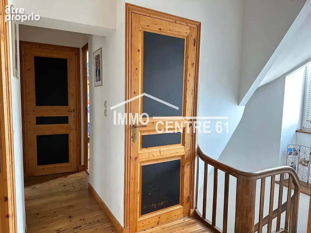 Charmante maison de 6 chambres sur 314m2 de terrain - photo 12