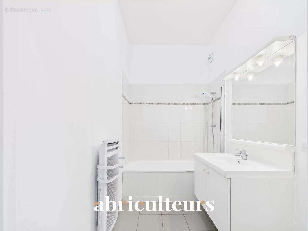 Appartement T3 en rez-de-jardin avec terrasse et vue sur les jardins intérieurs – Résidence de standing à Survilliers - photo 10