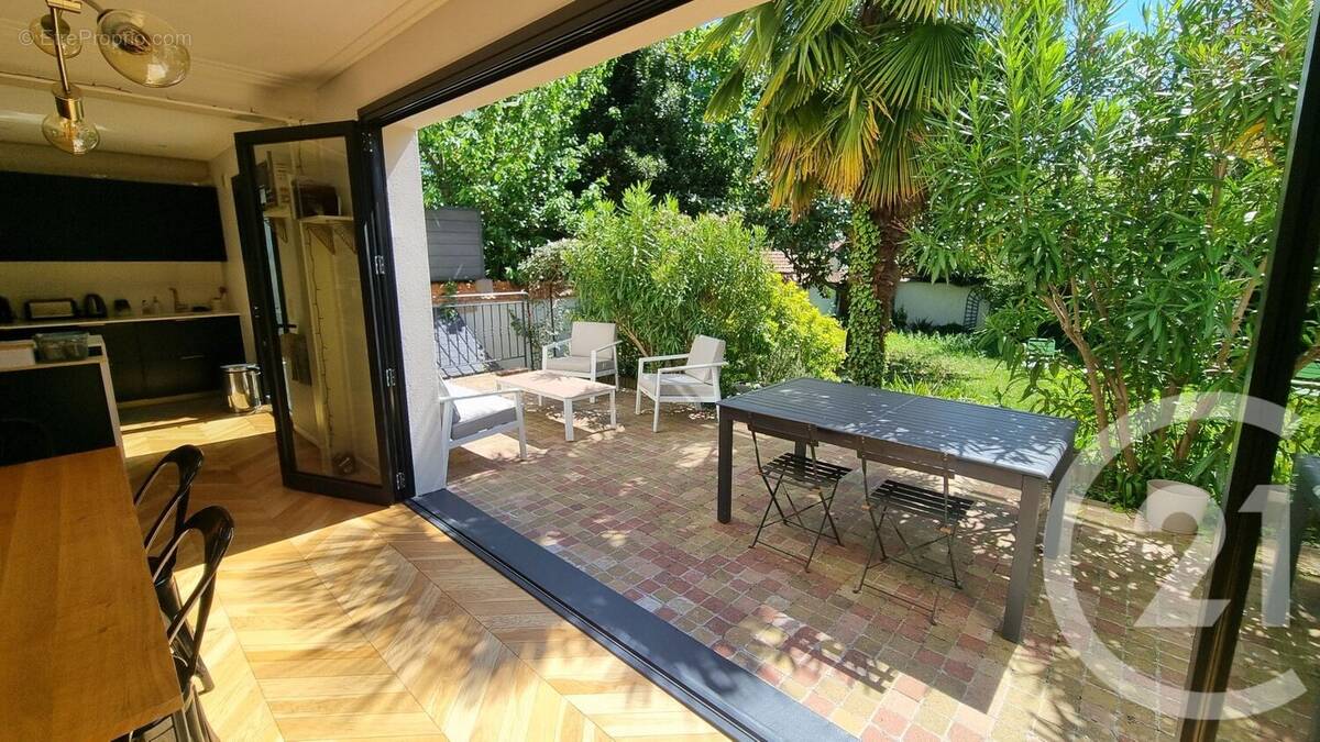 Maison à SAINT-MAUR-DES-FOSSES