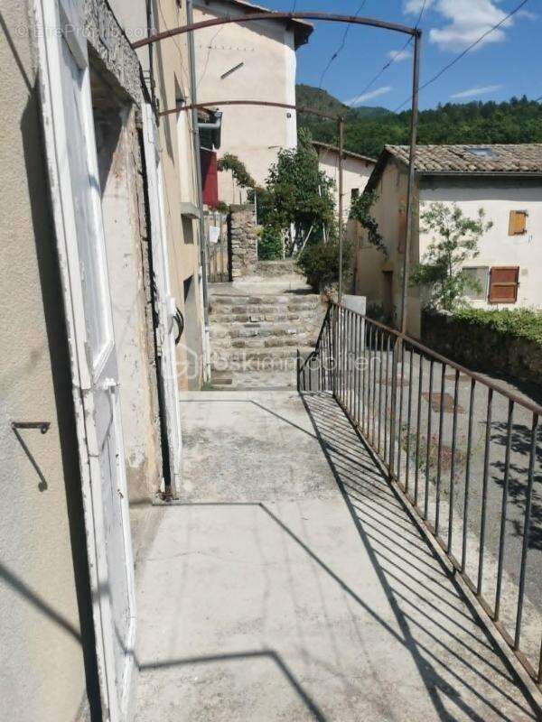 Appartement à THOARD