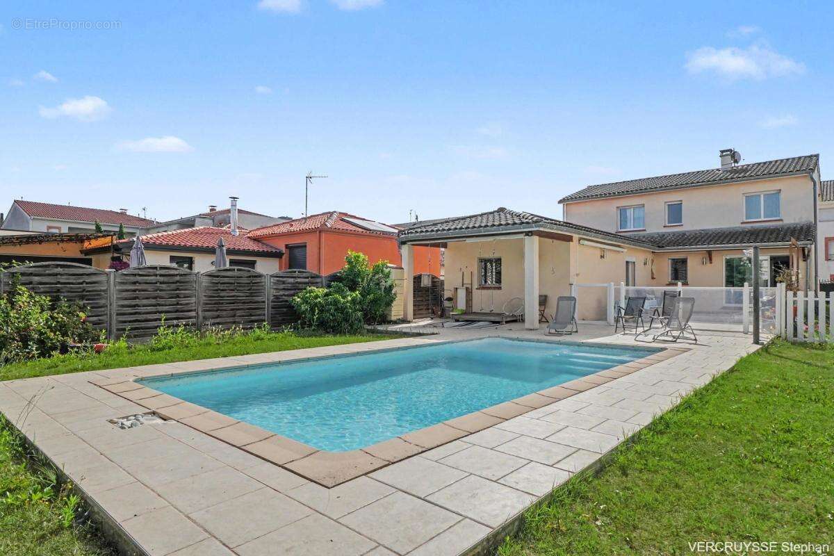 Maison Castelginest  175 m²  7 Pièces  5 Chambres + Bureau, piscine  DPE C  Proche Écoles & Calme - photo 20