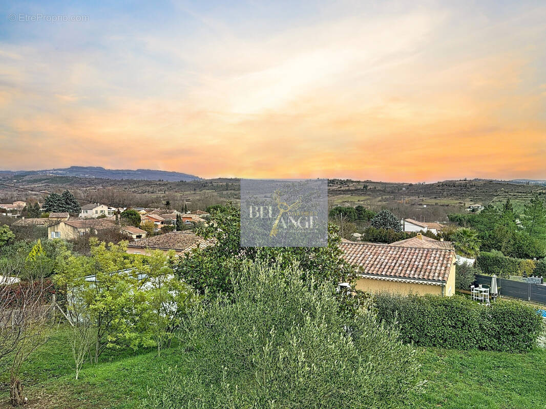 Maison à LAVILLEDIEU