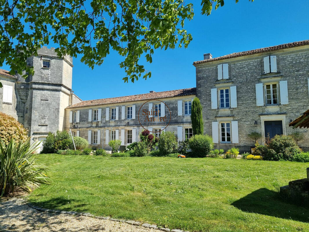 Maison à L'ISLE-D'ESPAGNAC