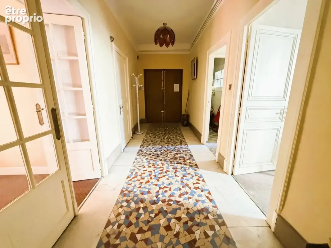 APPARTEMENT T3 traversant 92 m2 face aux parcs - photo 4