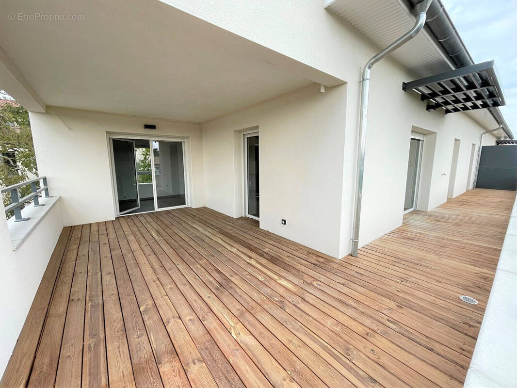 Appartement à CORNEBARRIEU