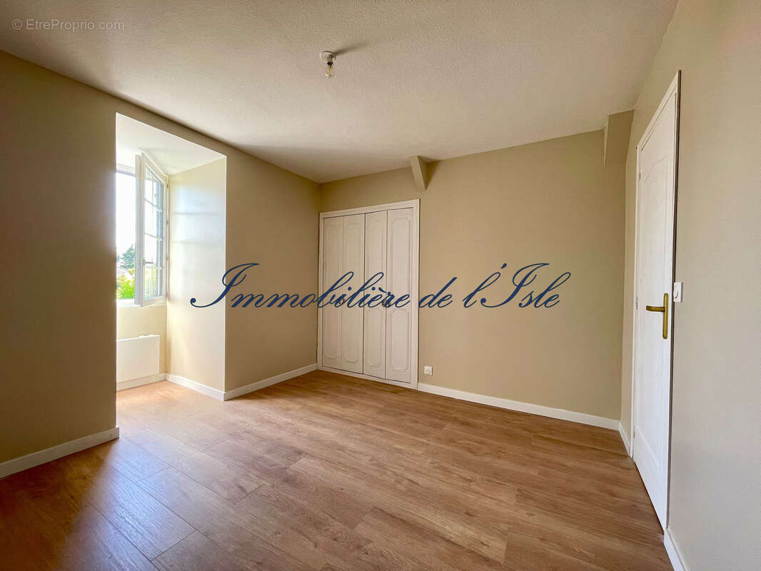 Maison à COULOUNIEIX-CHAMIERS